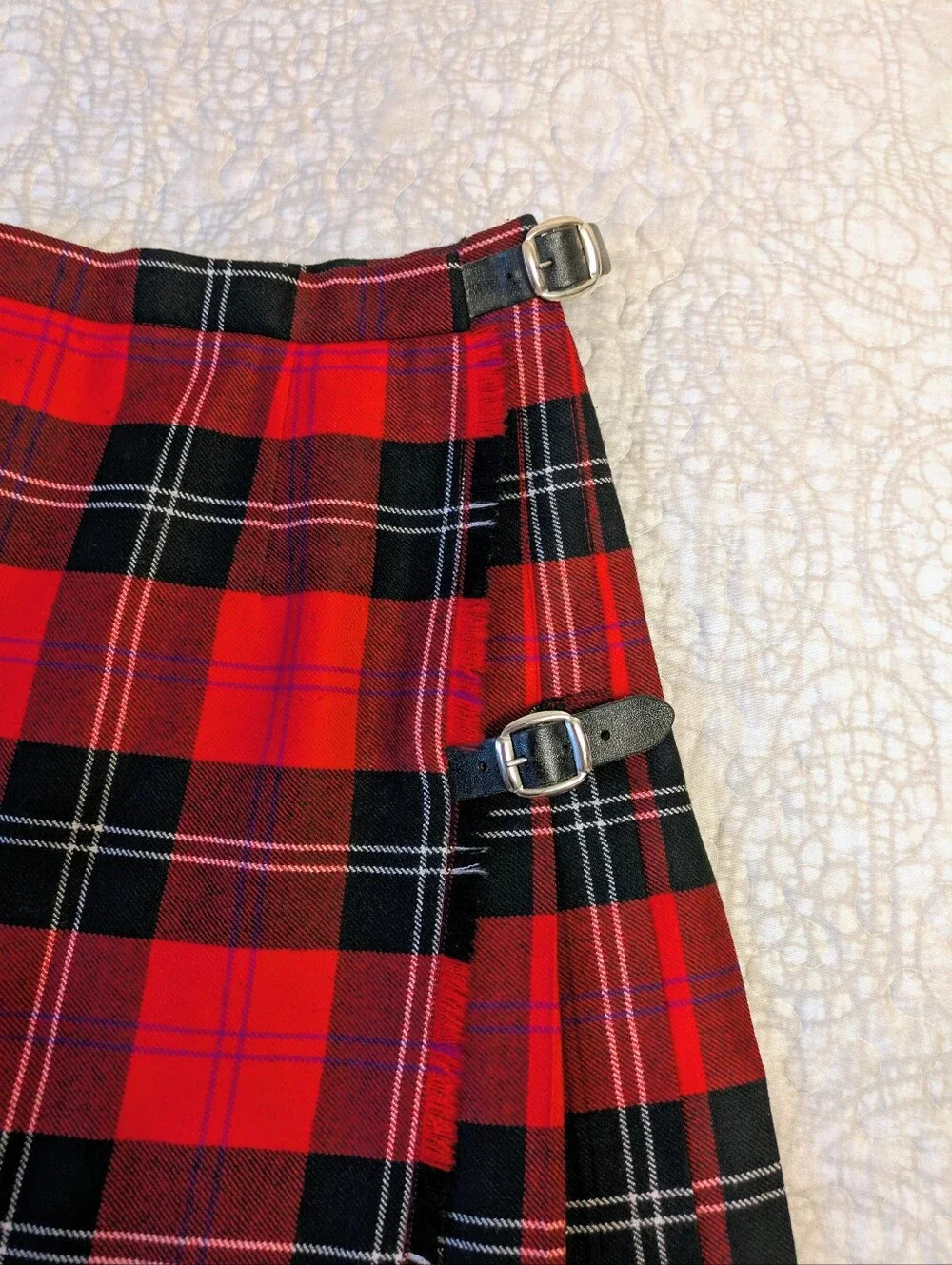 Glengary Scotland Vintage 100% Wool Tartan Wrap Pleated Skirt with Buckle Detail - Picture 3 of 15